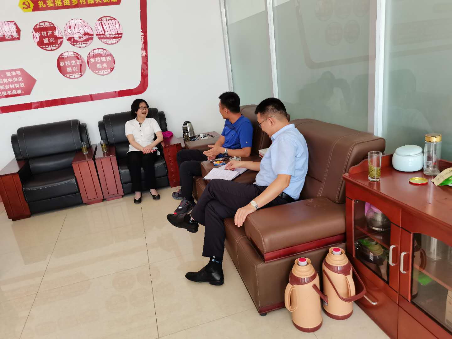 下乡服务“三农”、精准金融扶贫